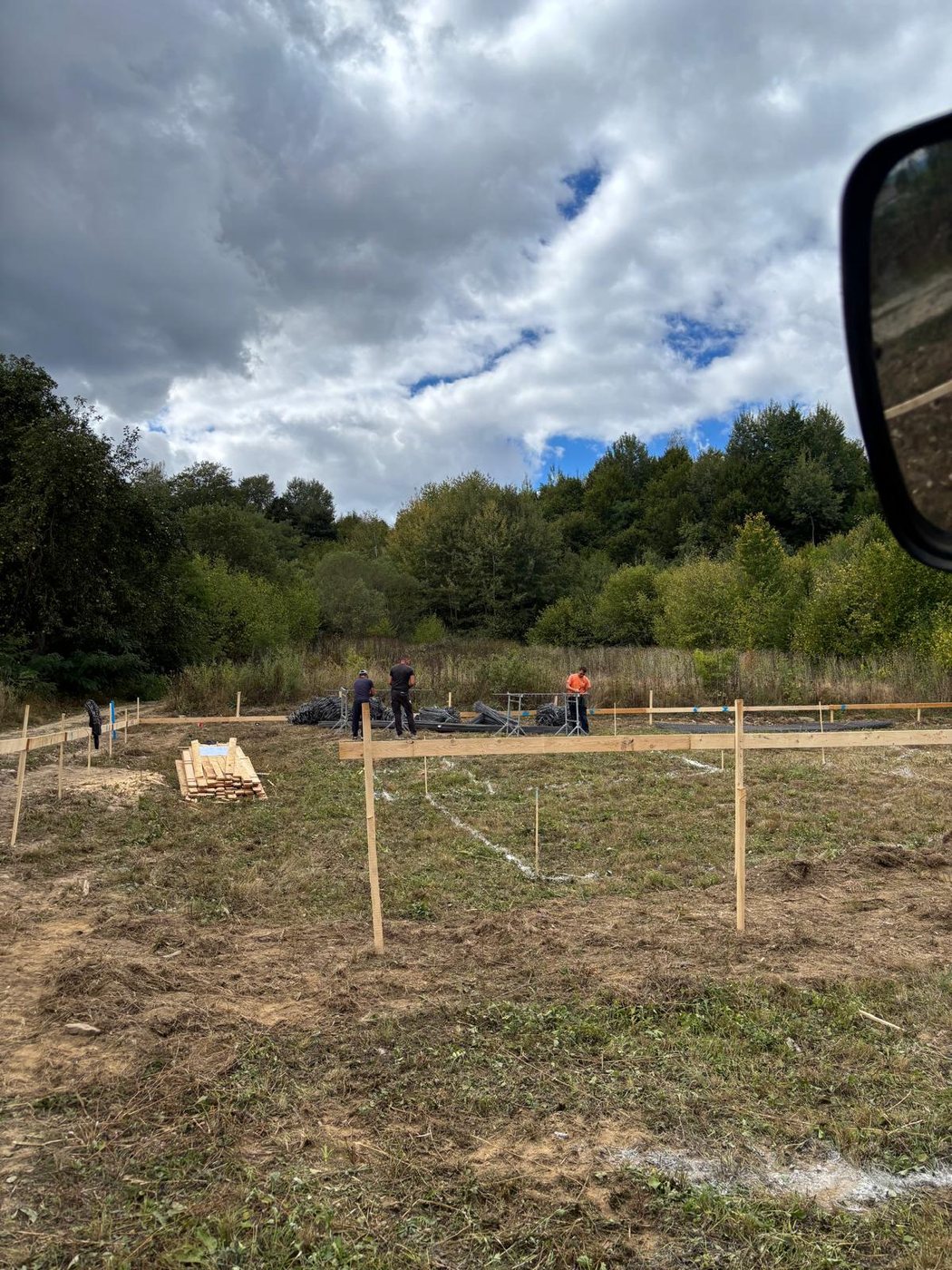 Amplasamentul MTB Estate în Valea Avrigului, trasarea parcelelor